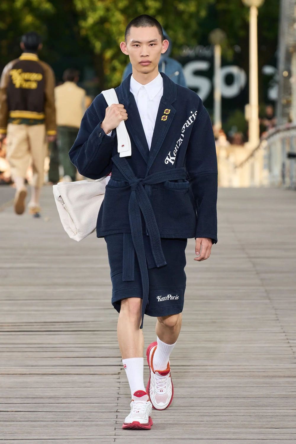 Kenzo Printemps Été 2024 Runway Magazine (49)