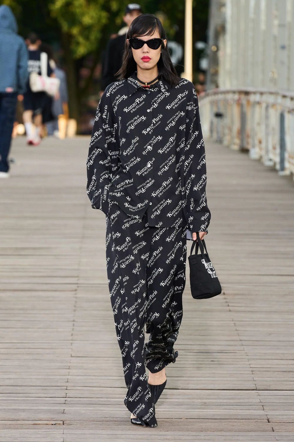 Kenzo Printemps Été 2024 Runway Magazine (52)
