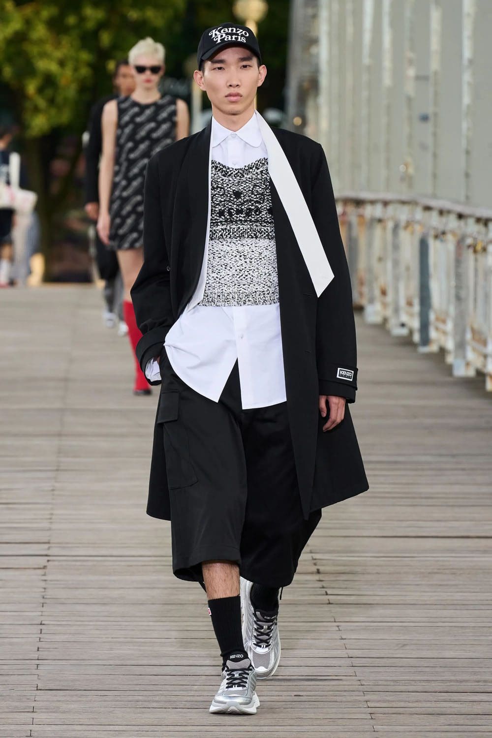 Kenzo Printemps Été 2024 Runway Magazine (53)