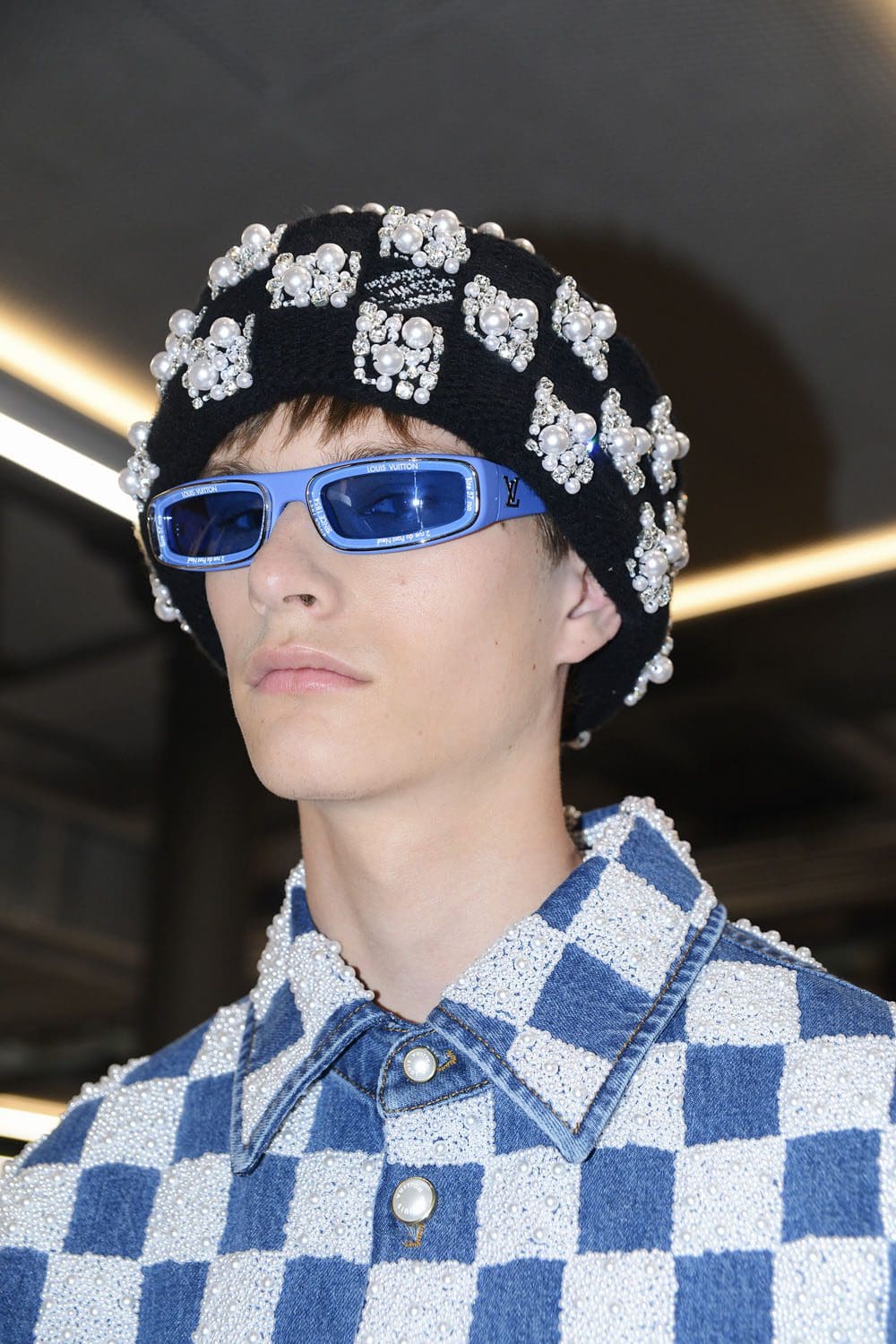 Details und Set von Louis Vuitton von Pharrell Williams Runway Magazin (26)