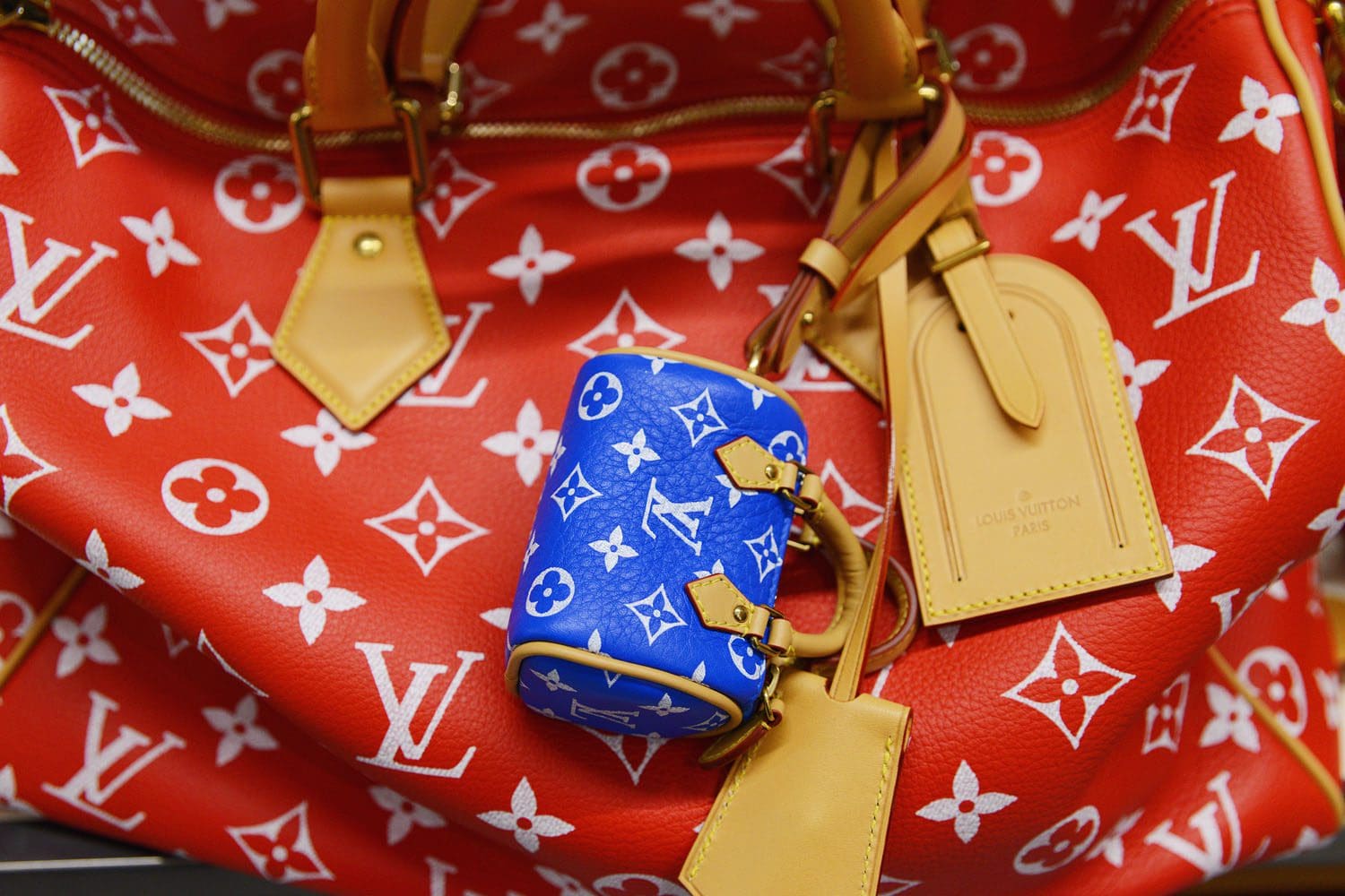 Details und Set von Louis Vuitton von Pharrell Williams Runway Magazin (36)