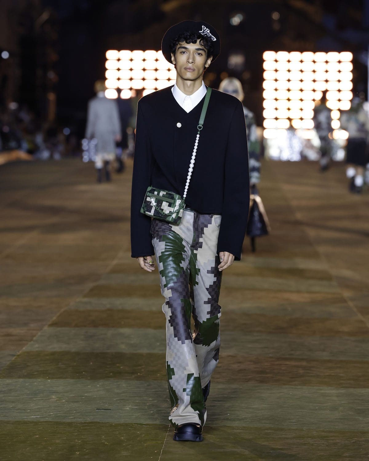 Louis Vuitton от Фаррелла Уильямса Весна-Лето 2024 Runway Журнал (10)