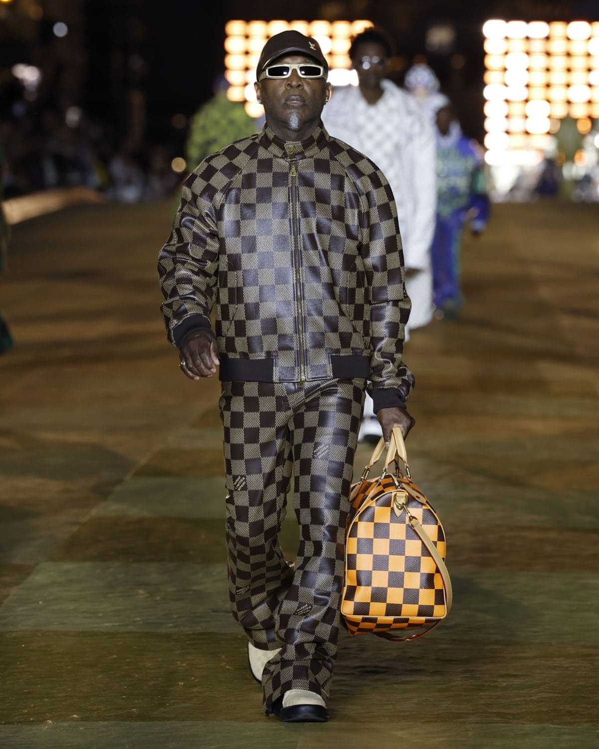 Louis Vuitton от Фаррелла Уильямса Весна-Лето 2024 Runway Журнал (36)
