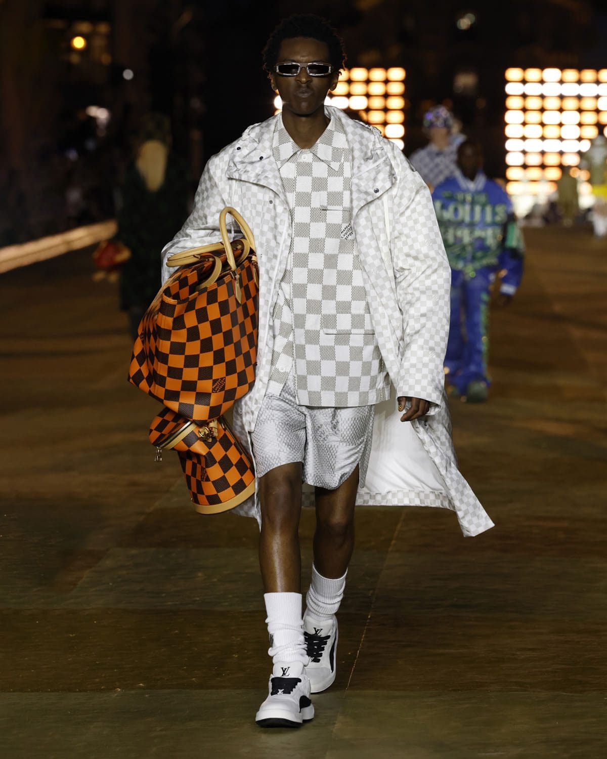 Louis Vuitton от Фаррелла Уильямса Весна-Лето 2024 Runway Журнал (37)