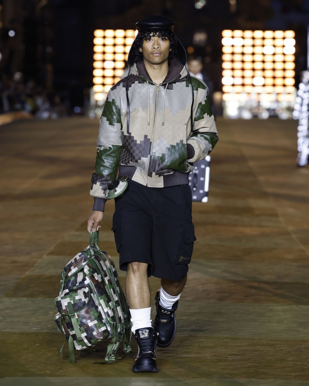 Louis Vuitton от Фаррелла Уильямса Весна-Лето 2024 Runway Журнал (6)