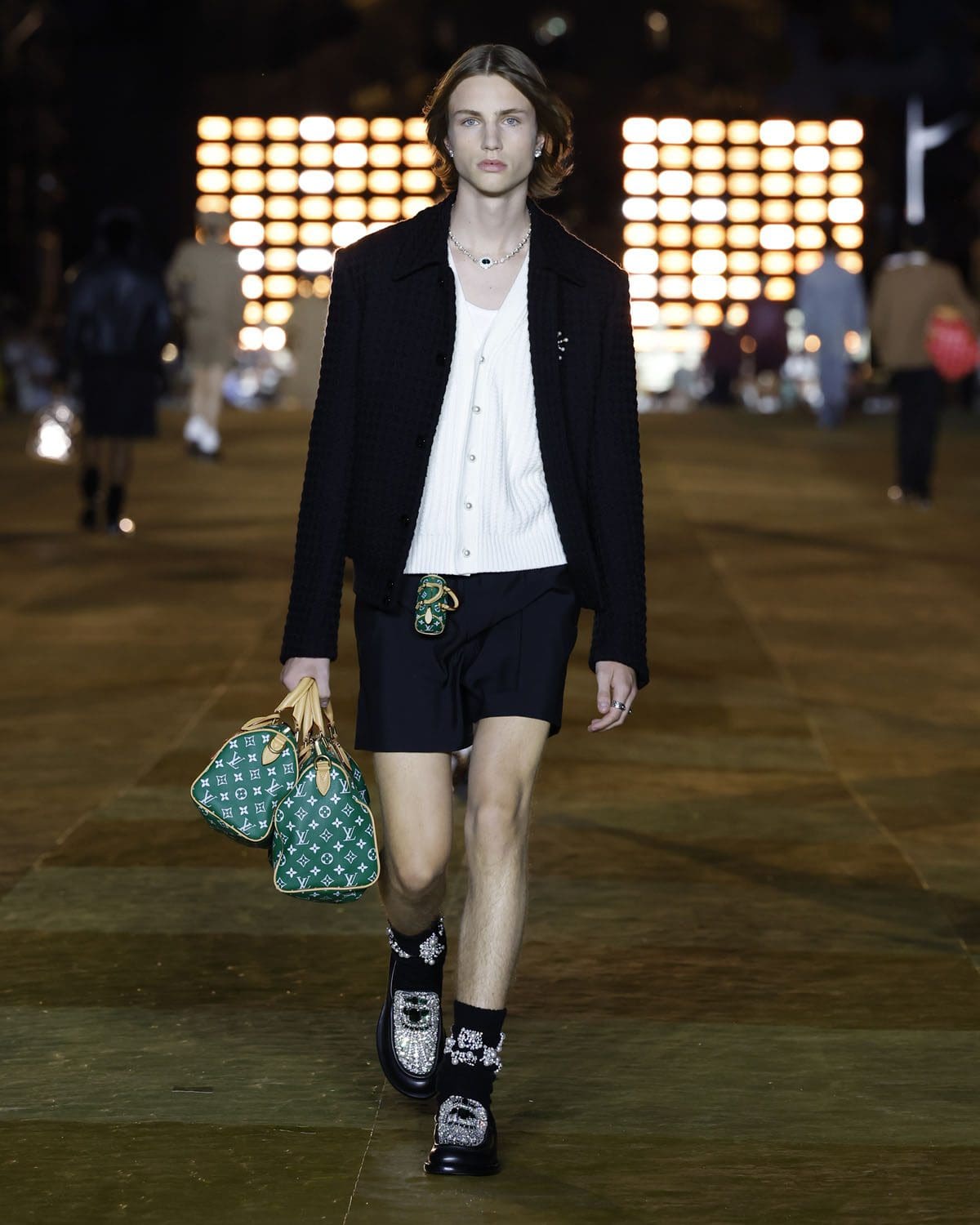 Louis Vuitton от Фаррелла Уильямса Весна-Лето 2024 Runway Журнал (65)
