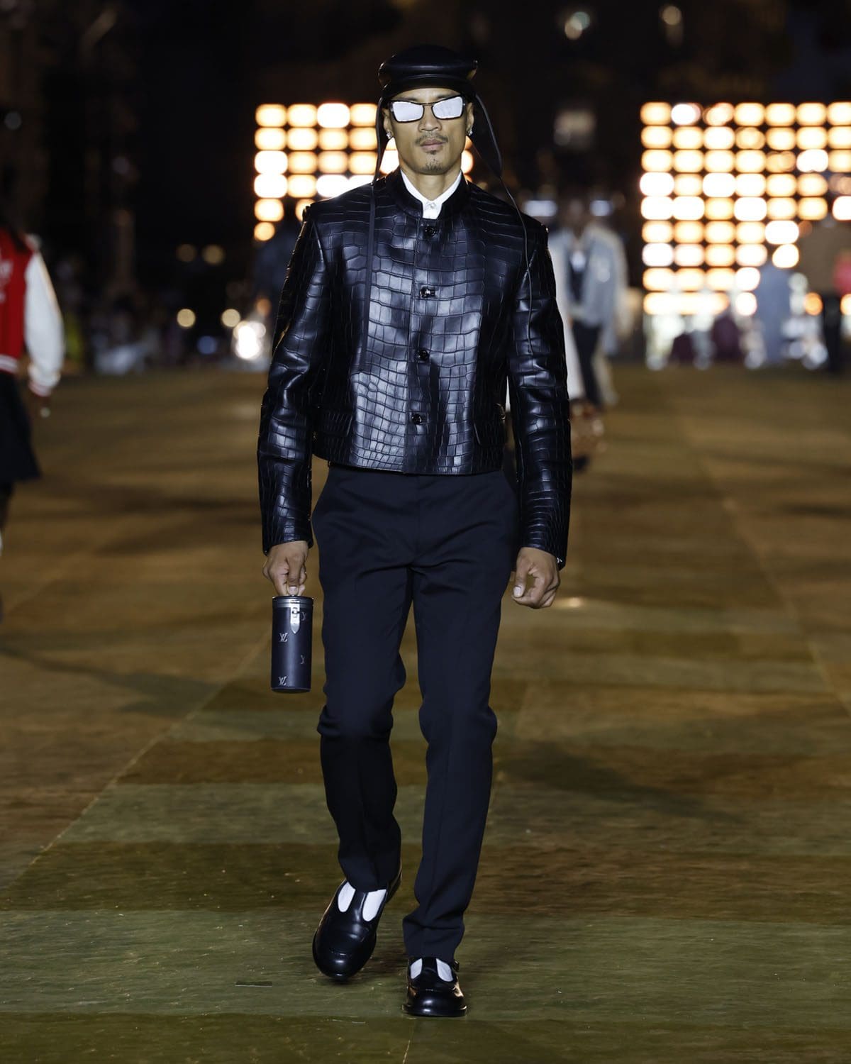 Louis Vuitton от Фаррелла Уильямса Весна-Лето 2024 Runway Журнал (67)