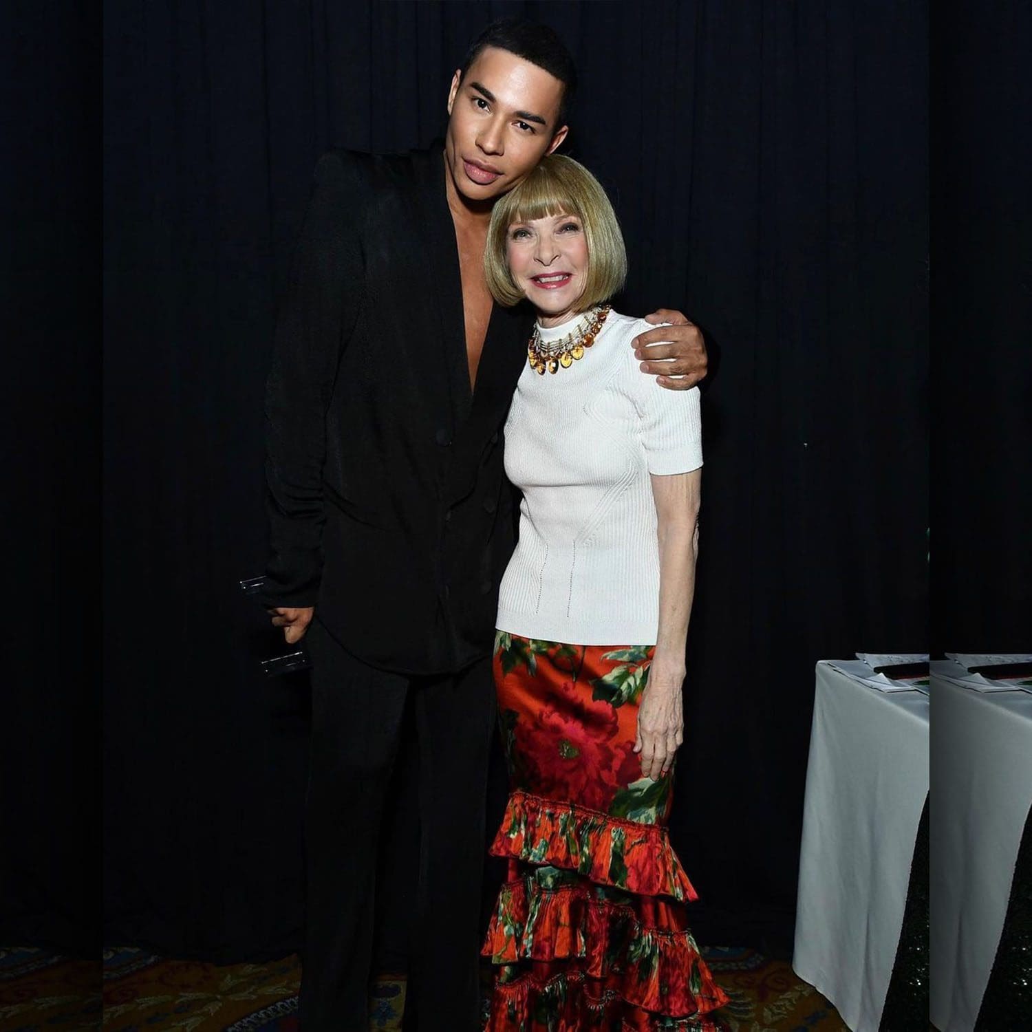 oliva Rousteing Balmain foi presenteado com o Parsons Table Award por Anna Wintour 1