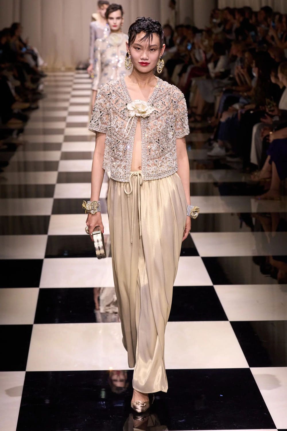 Armani Prive Fall Winter 2023 2024 Haute Couture Runway Magazine (17)