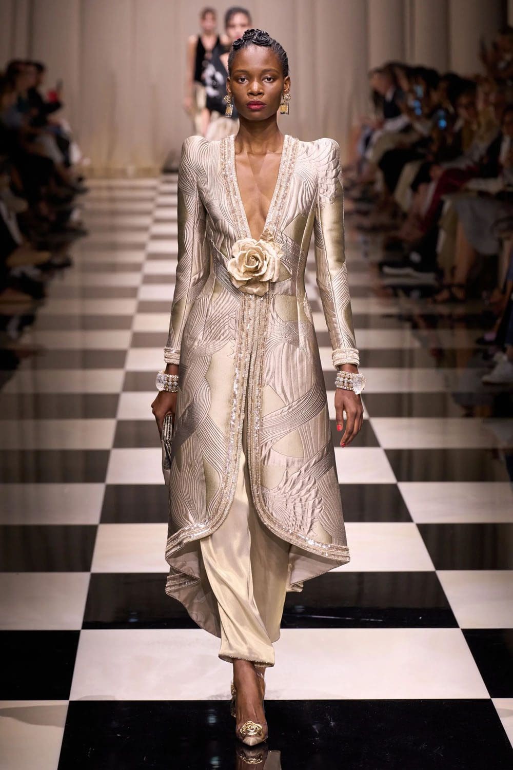 Armani Prive Fall Winter 2023 2024 Haute Couture Runway Magazine (21)