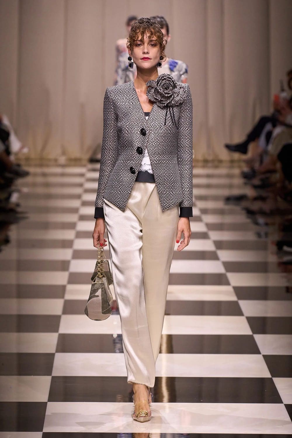 Armani Prive Fall Winter 2023 2024 Haute Couture Runway Magazine (4)