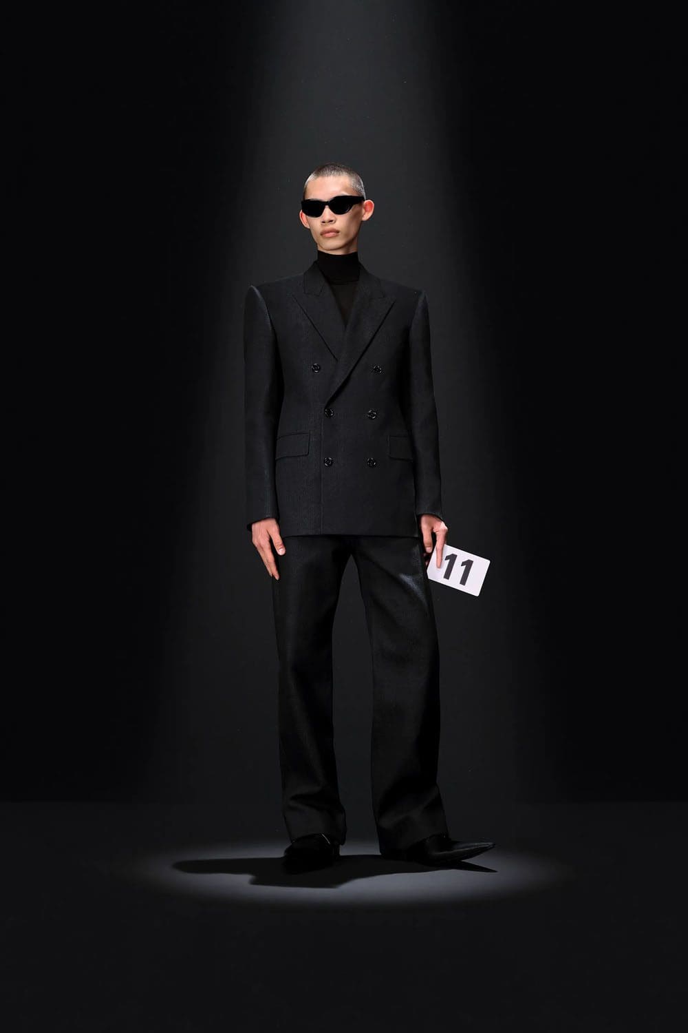 Balenciaga por Demna Couture Outono 2023 24 Runway Revista (11)