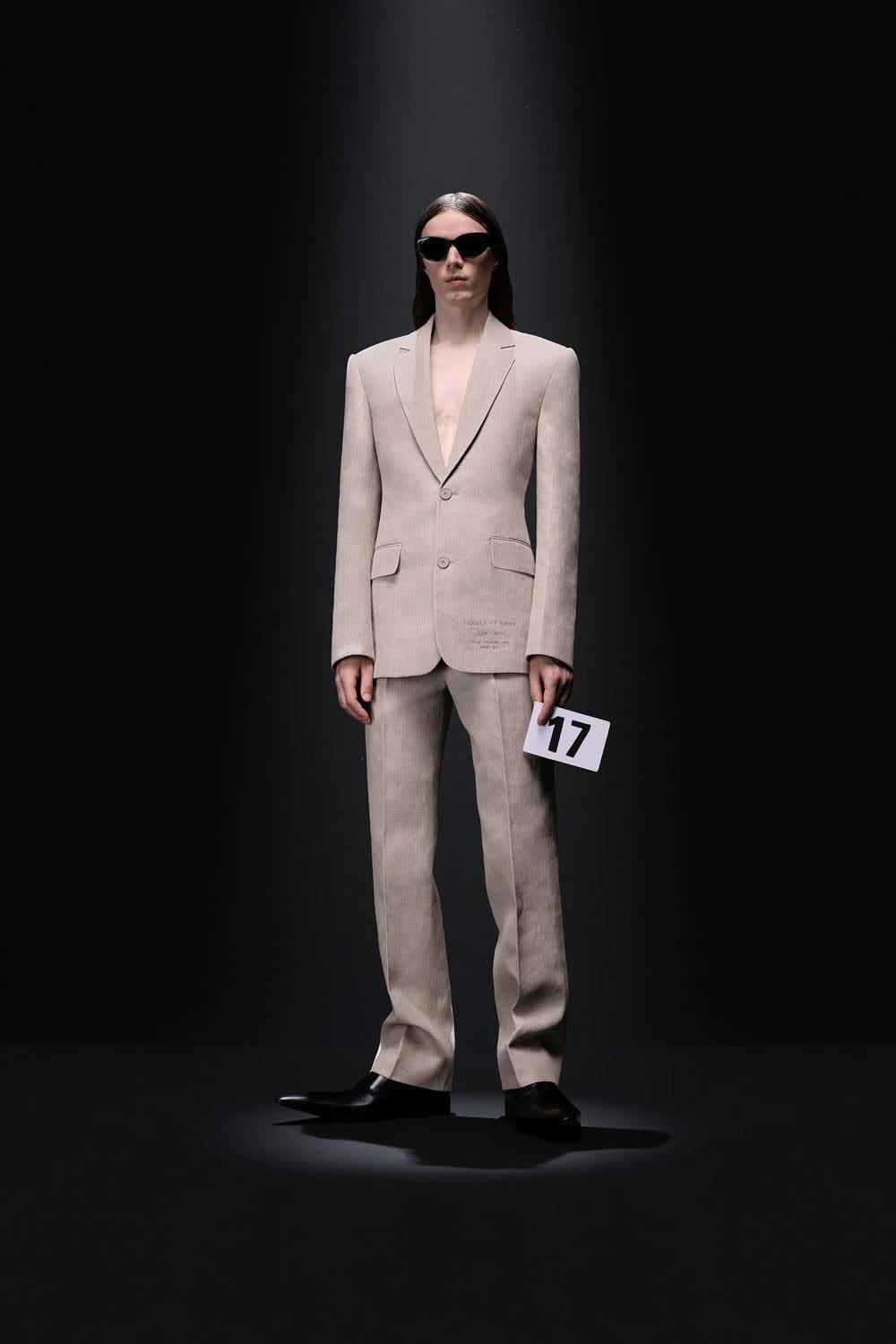 Balenciaga por Demna Couture Outono 2023 24 Runway Revista (17)