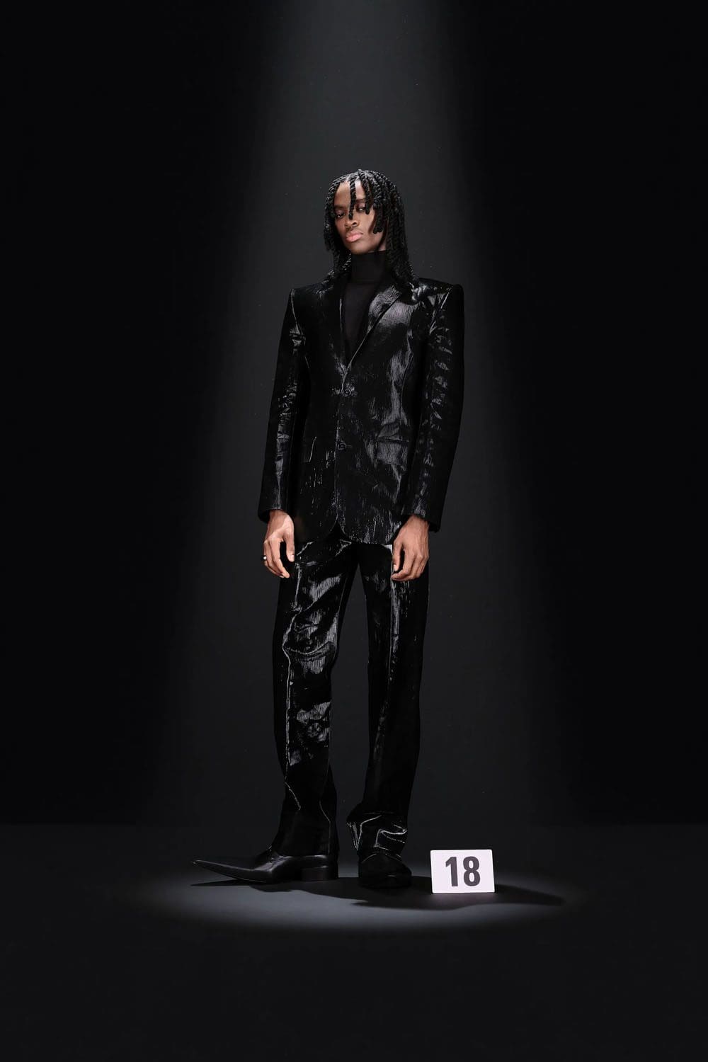 Balenciaga por Demna Couture Outono 2023 24 Runway Revista (18)