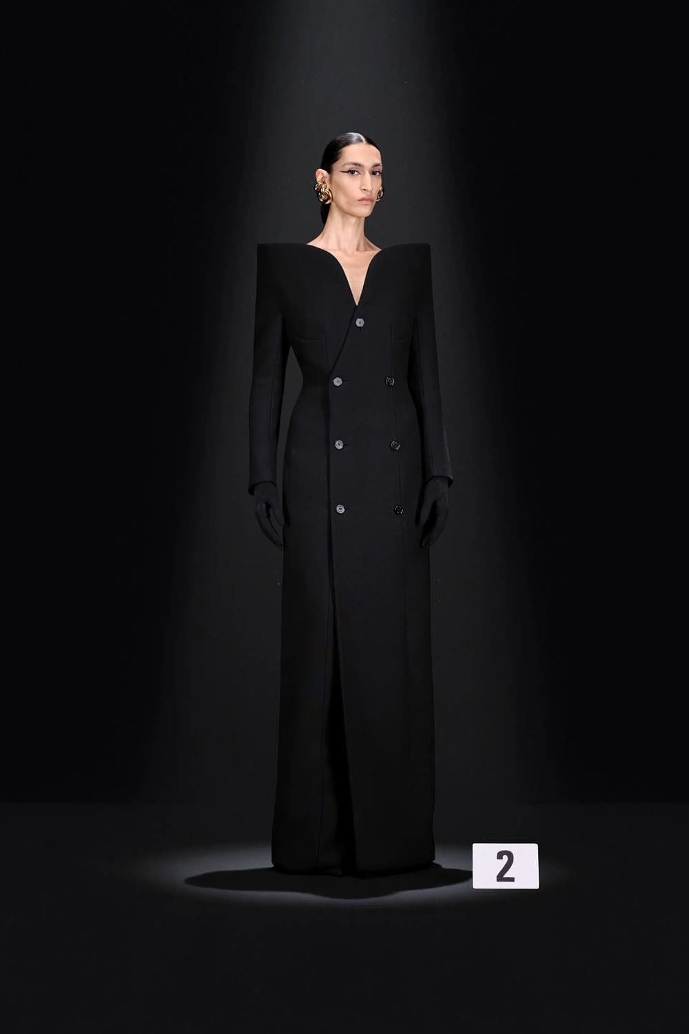 Balenciaga por Demna Couture Outono 2023 24 Runway Revista (2)