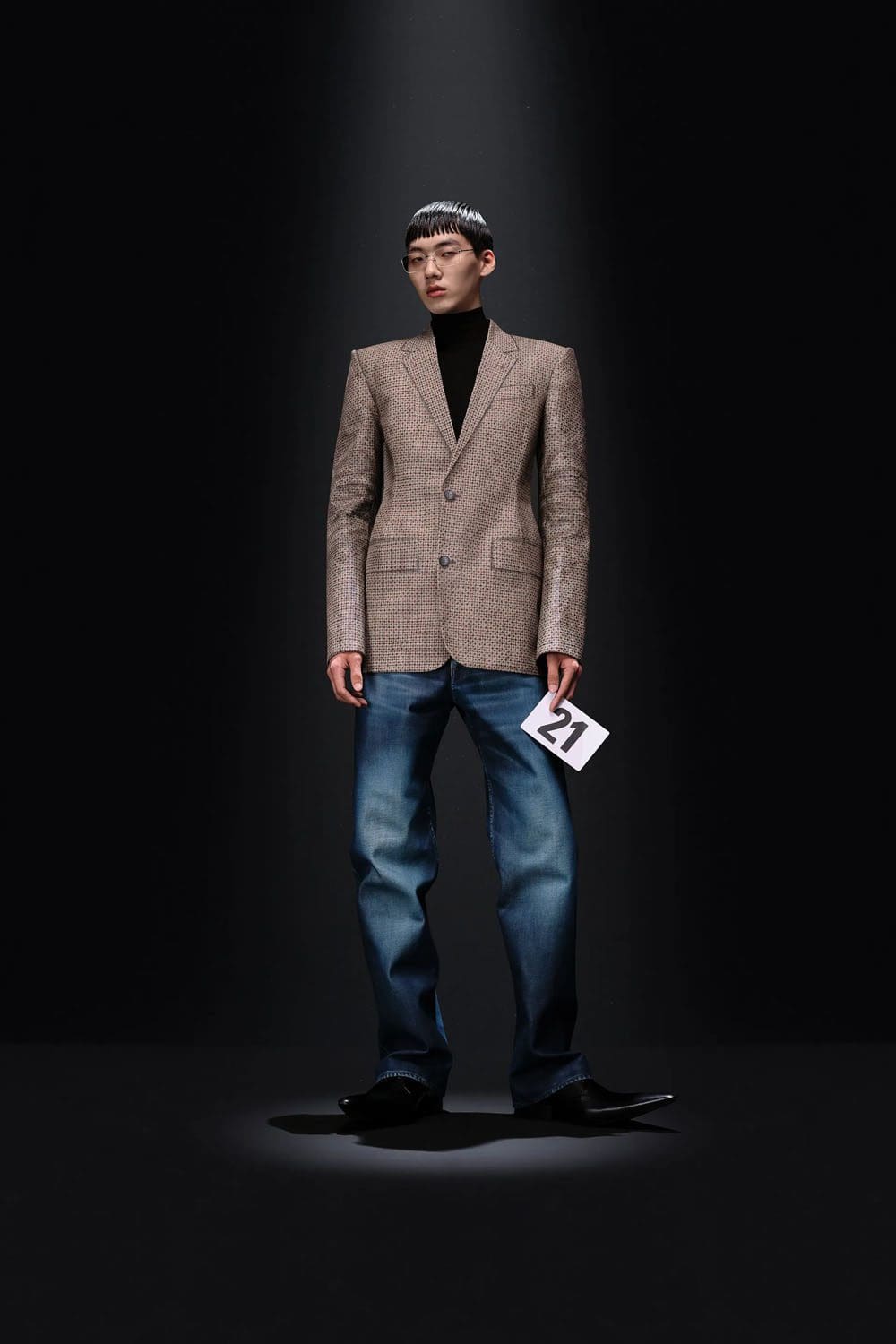 Balenciaga por Demna Couture Outono 2023 24 Runway Revista (21)