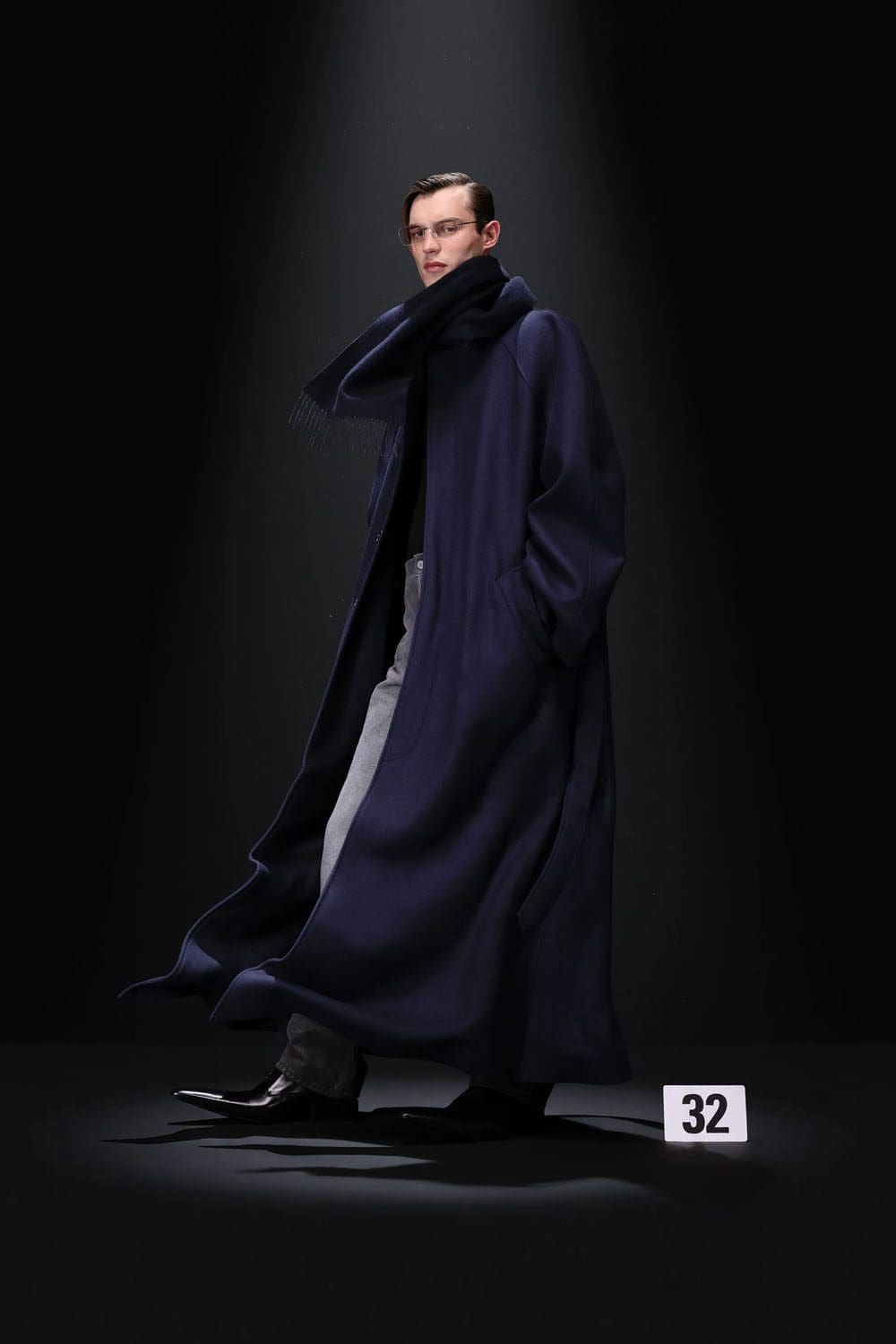 Balenciaga por Demna Couture Outono 2023 24 Runway Revista (32)