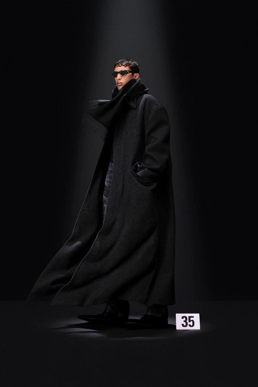 Balenciaga por Demna Couture Outono 2023 24 Runway Revista (35)