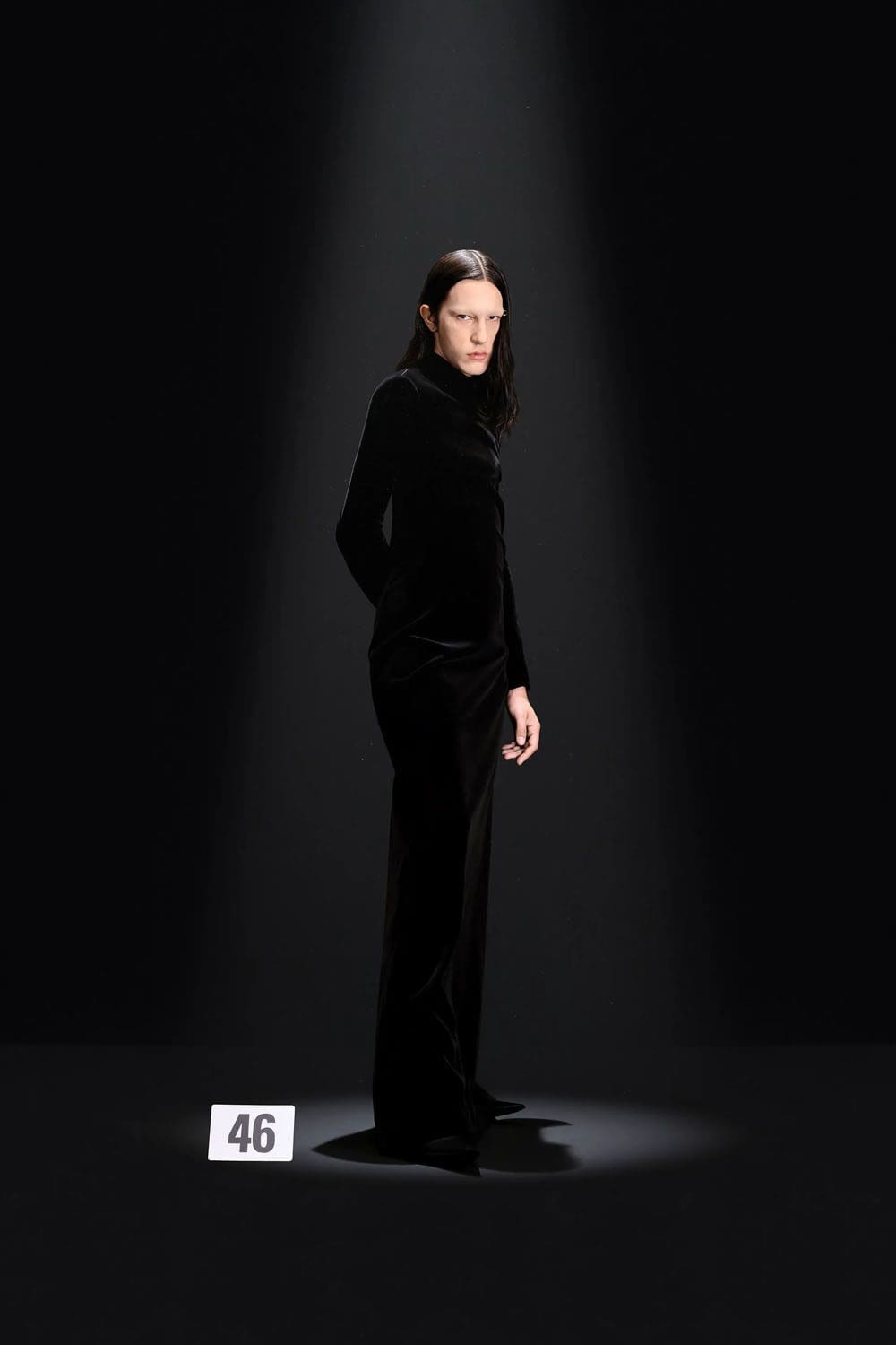 Balenciaga por Demna Couture Outono 2023 24 Runway Revista (46)