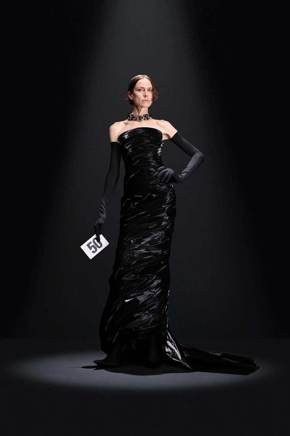 Balenciaga por Demna Couture Outono 2023 24 Runway Revista (50)