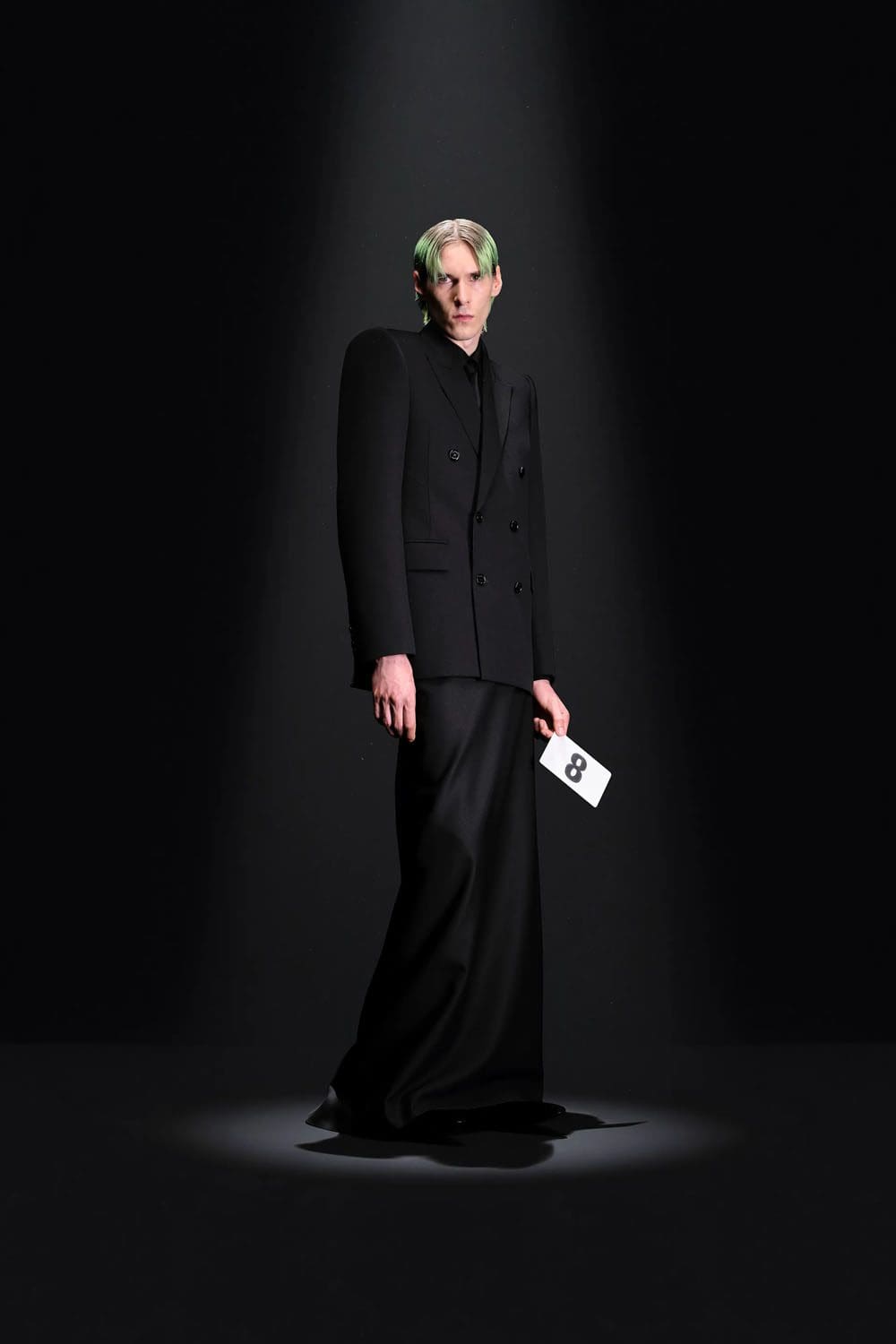 Balenciaga por Demna Couture Outono 2023 24 Runway Revista (8)