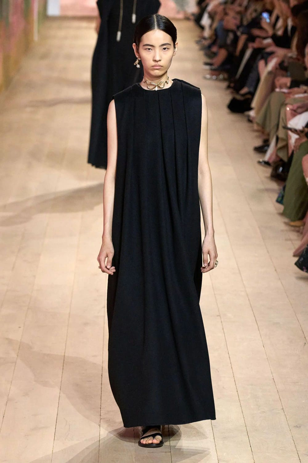 Dior Automne Hiver 2023 2024 Haute Couture Runway Magazine (36)