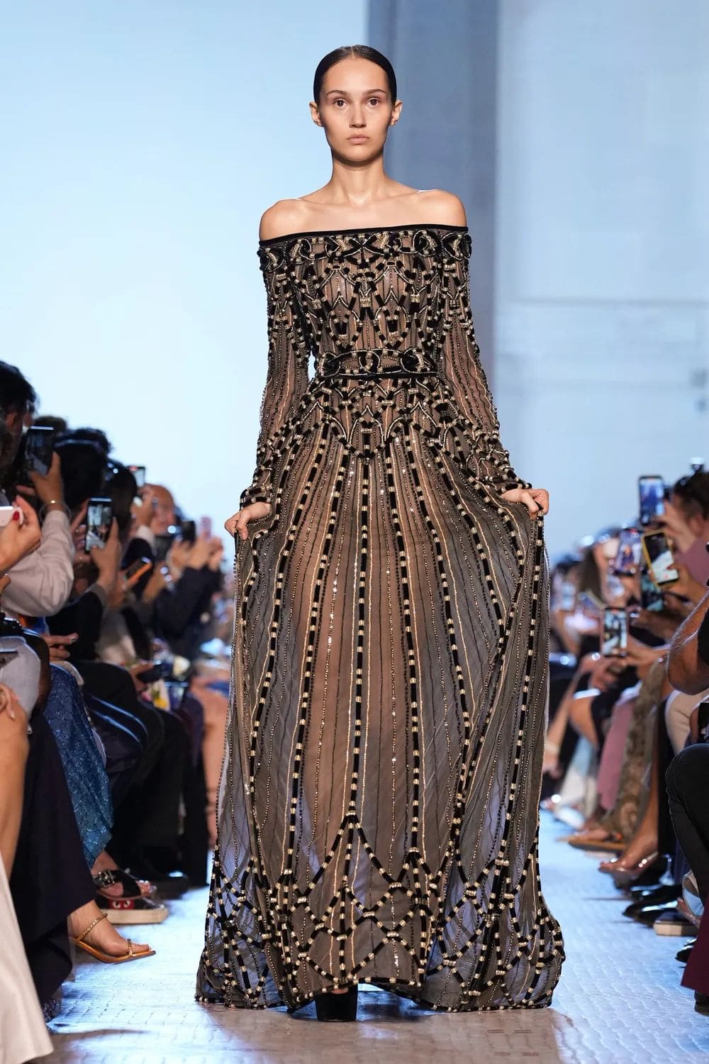 Elie Saab 秋季高级定制 2023 2024 Runway 杂志(11)