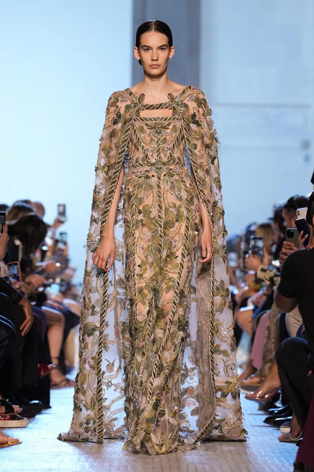 Elie Saab 秋季高级定制 2023 2024 Runway 杂志(15)