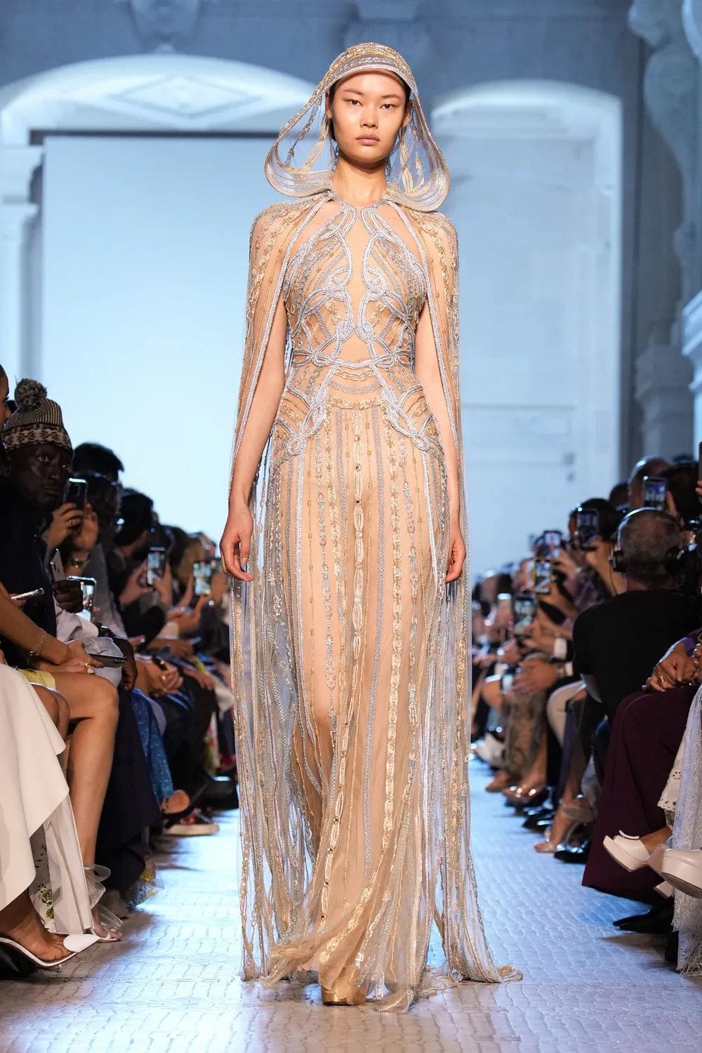 Elie Saab 秋季高级定制 2023 2024 Runway 杂志(38)
