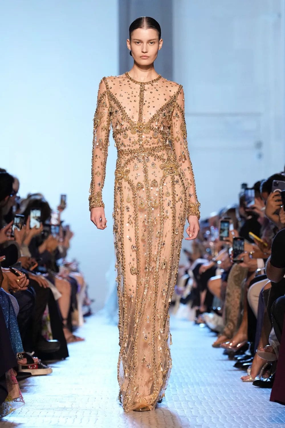 Elie Saab 秋季高级定制 2023 2024 Runway 杂志(39)