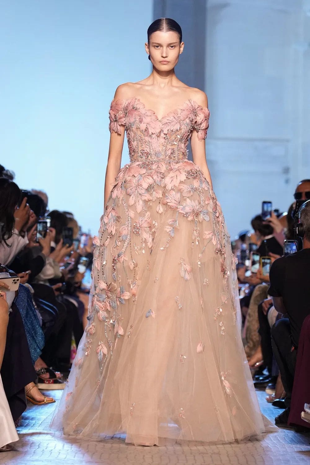 Elie Saab 秋季高级定制 2023 2024 Runway 杂志(4)