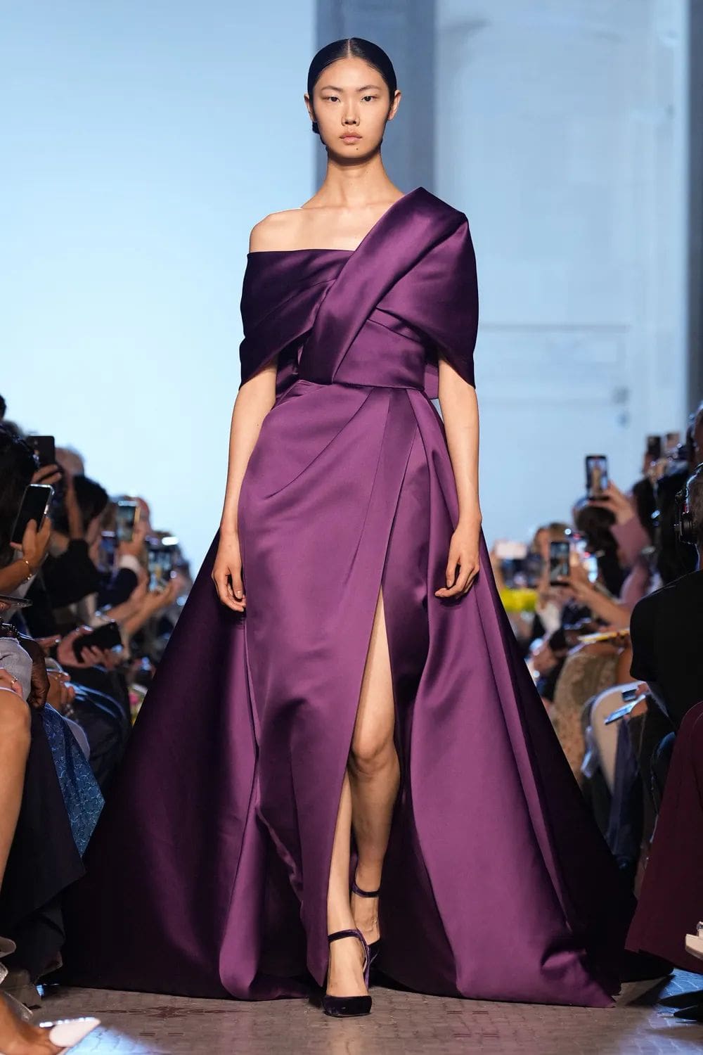 Elie Saab 秋季高级定制 2023 2024 Runway 杂志(45)