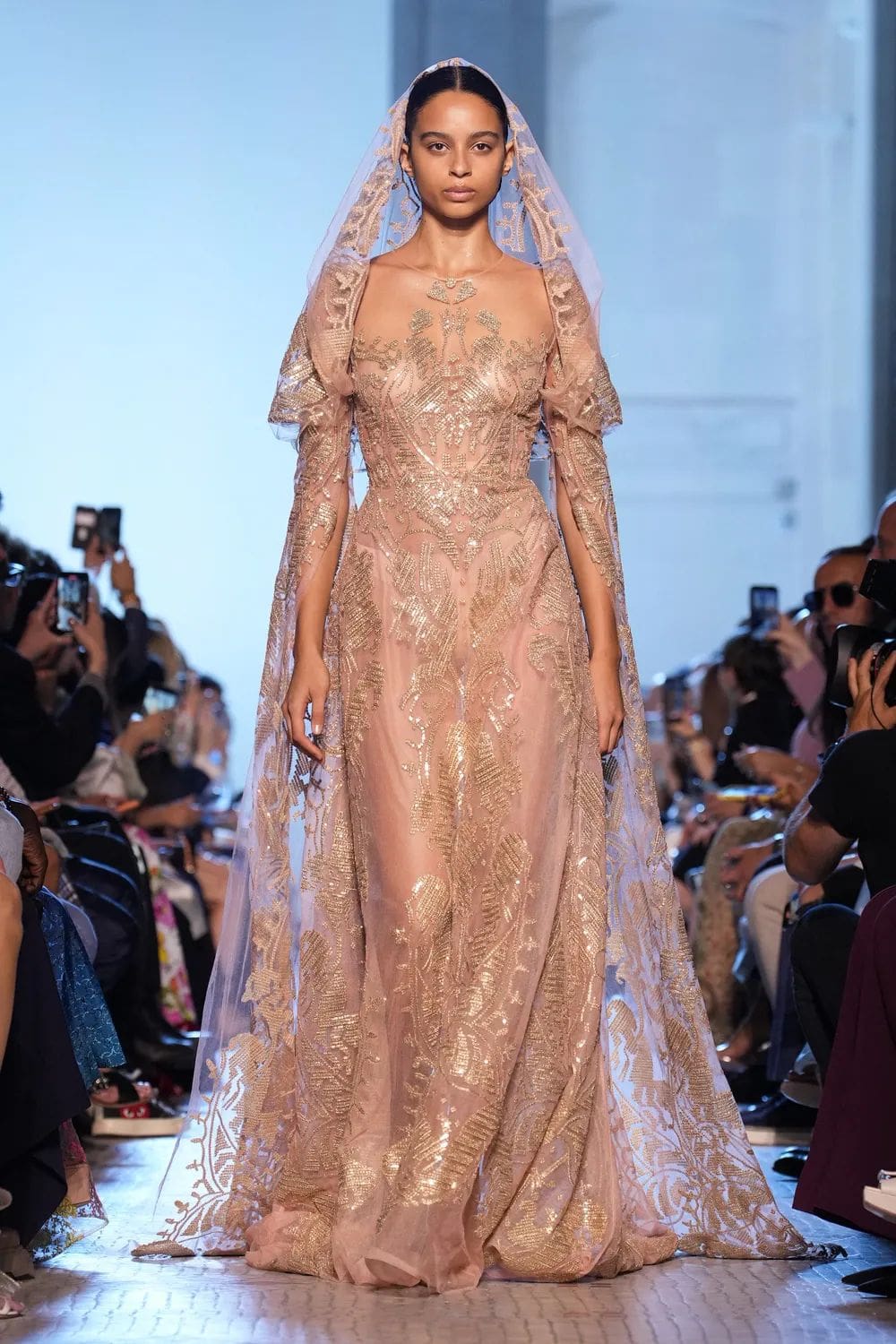 Elie Saab 秋季高级定制 2023 2024 Runway 杂志(51)