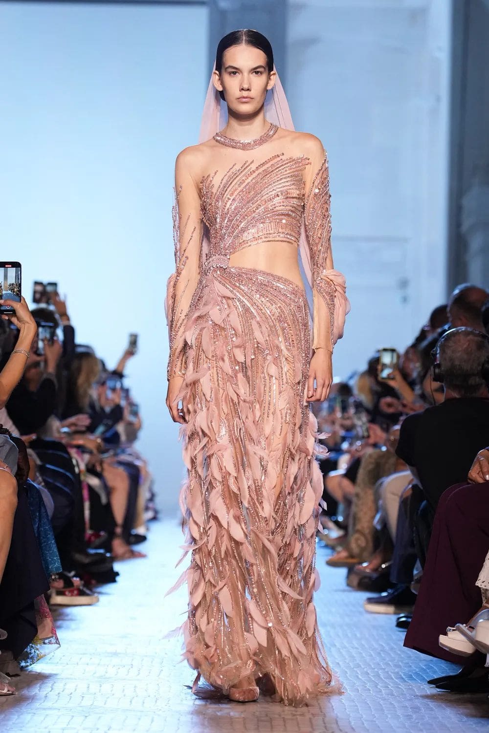 Elie Saab 秋季高级定制 2023 2024 Runway 杂志(52)