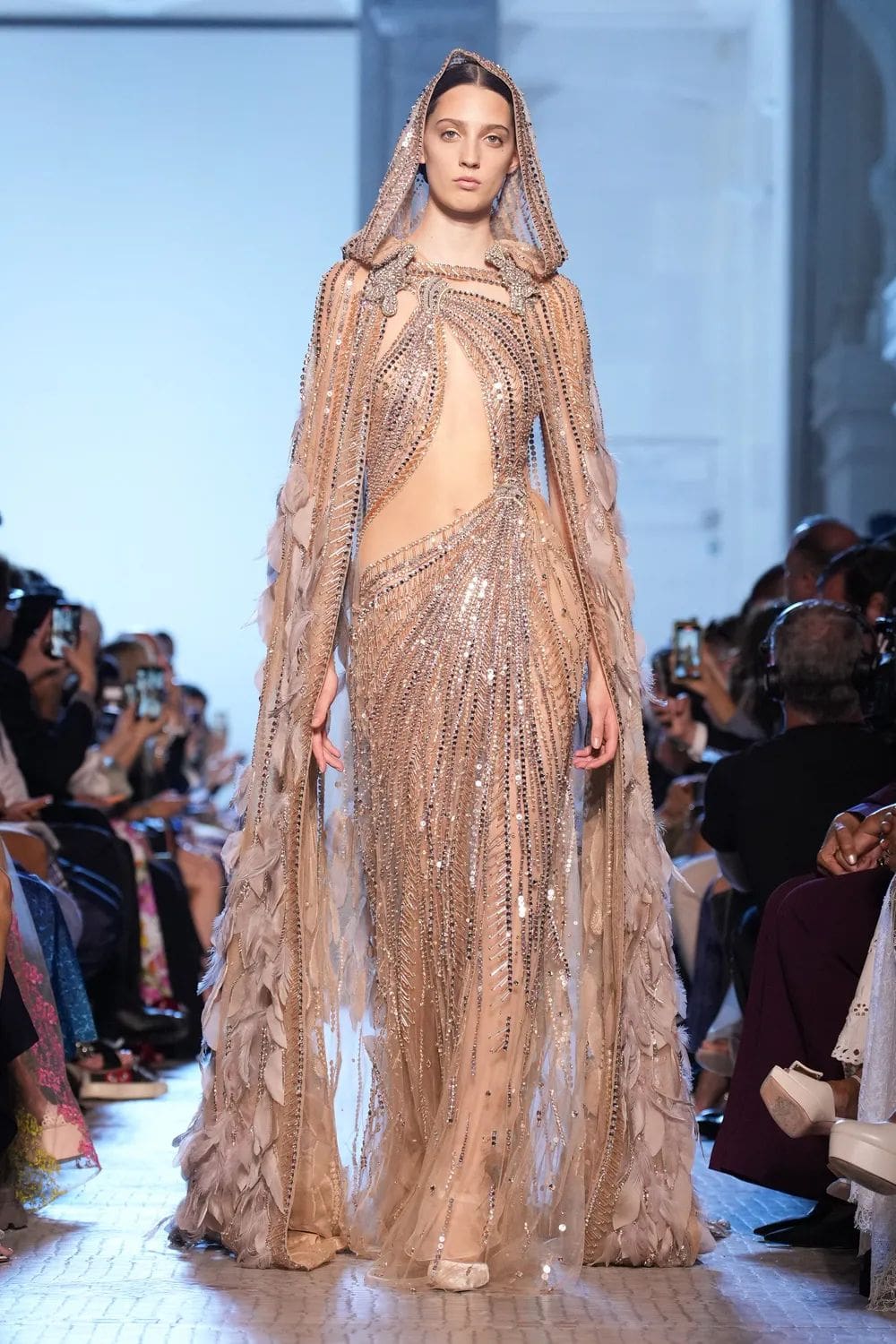 Elie Saab 秋季高级定制 2023 2024 Runway 杂志(53)