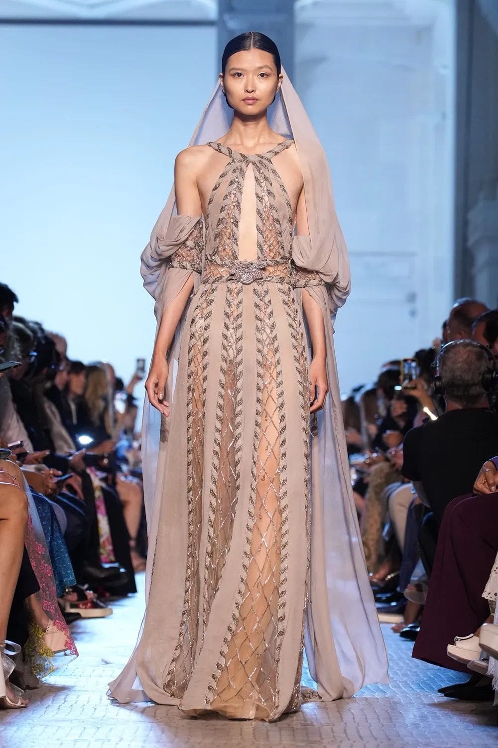 Elie Saab 秋季高级定制 2023 2024 Runway 杂志(55)