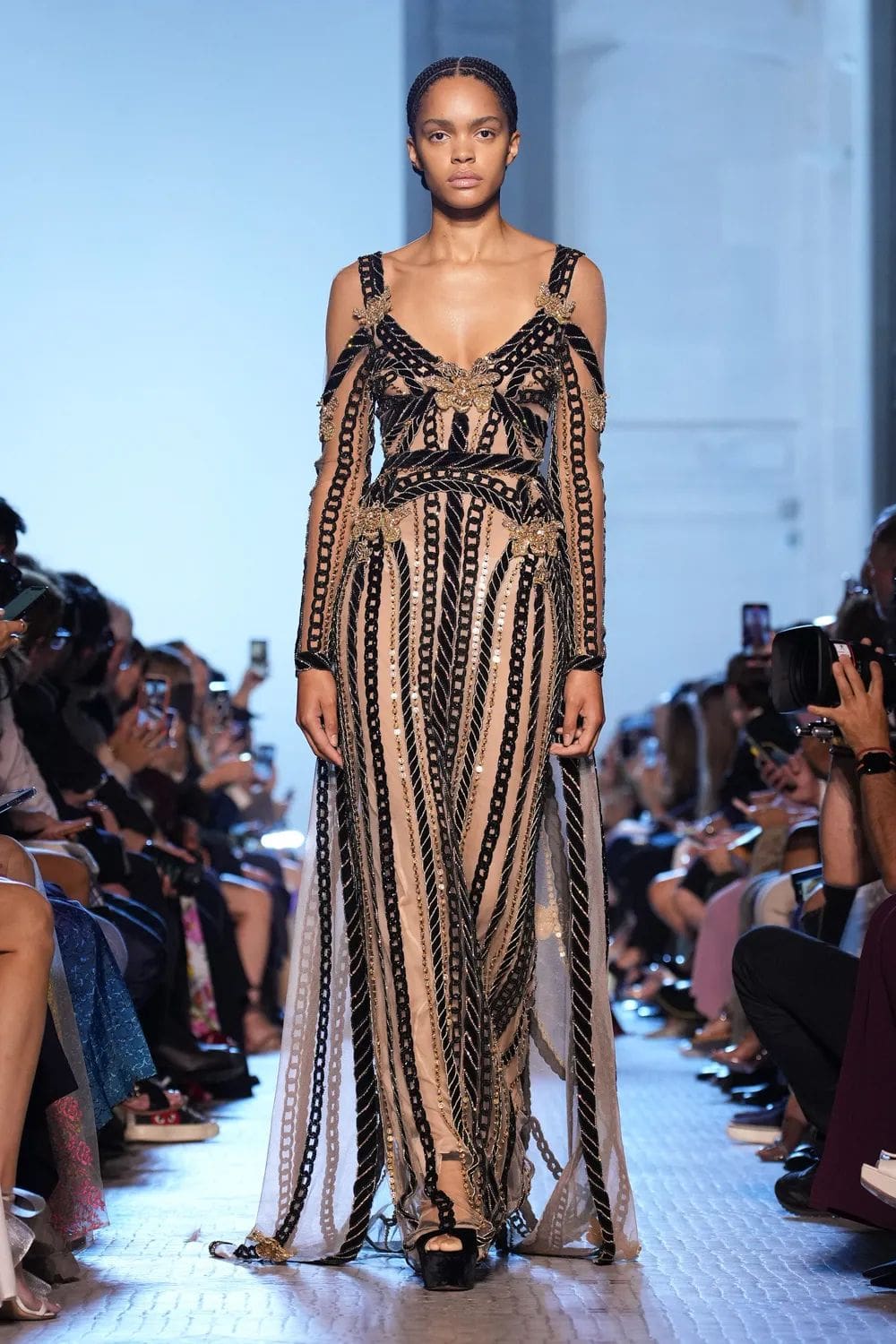 Elie Saab 秋季高级定制 2023 2024 Runway 杂志(57)
