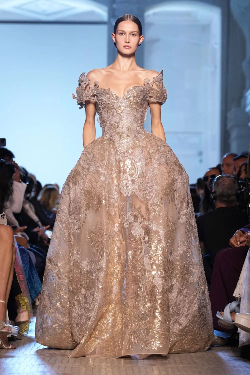 Elie Saab 秋季高级定制 2023 2024 Runway 杂志(65)