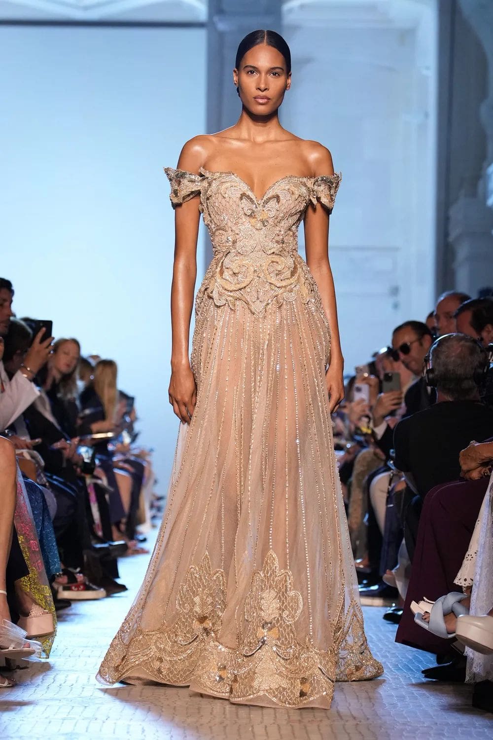 Elie Saab 秋季高级定制 2023 2024 Runway 杂志(67)
