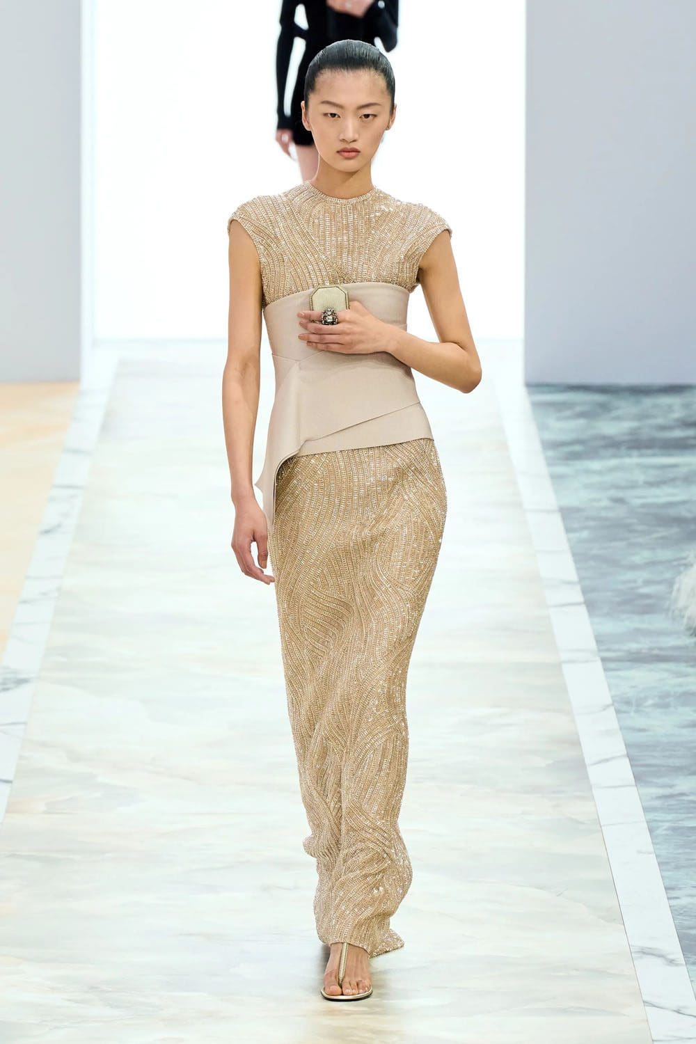 Fendi Couture Autunno 2023 24 Runway Magazine (16)