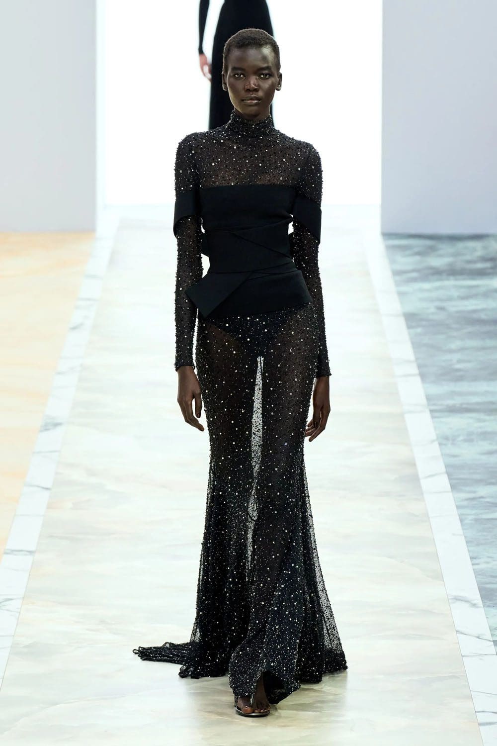 Fendi Couture Autunno 2023 24 Runway Magazine (18)