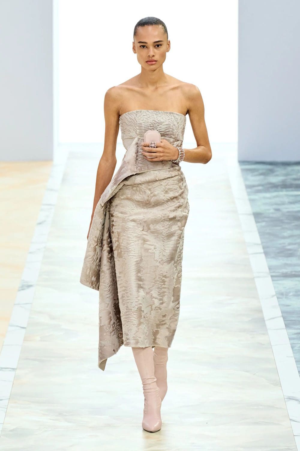 Fendi Couture Autunno 2023 24 Runway Magazine (27)