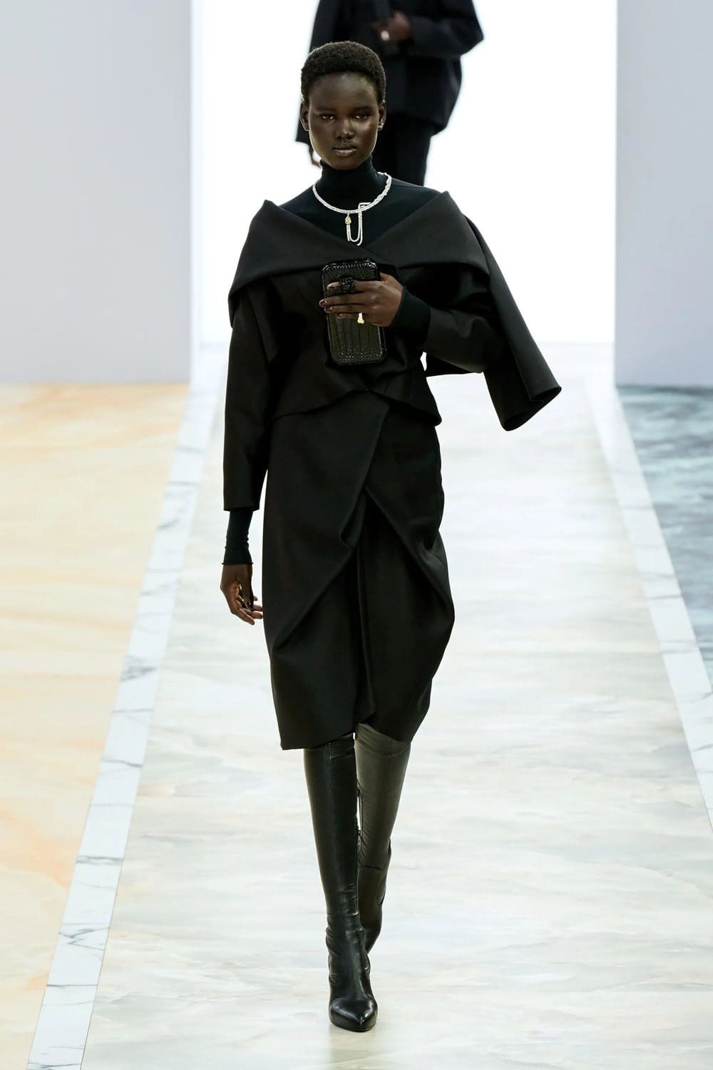 Fendi Couture Autunno 2023 24 Runway Magazine (8)