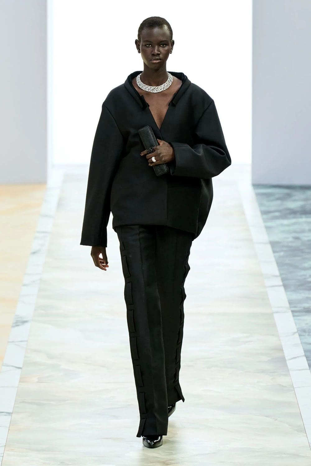 Fendi Couture Autunno 2023 24 Runway Magazine (9)