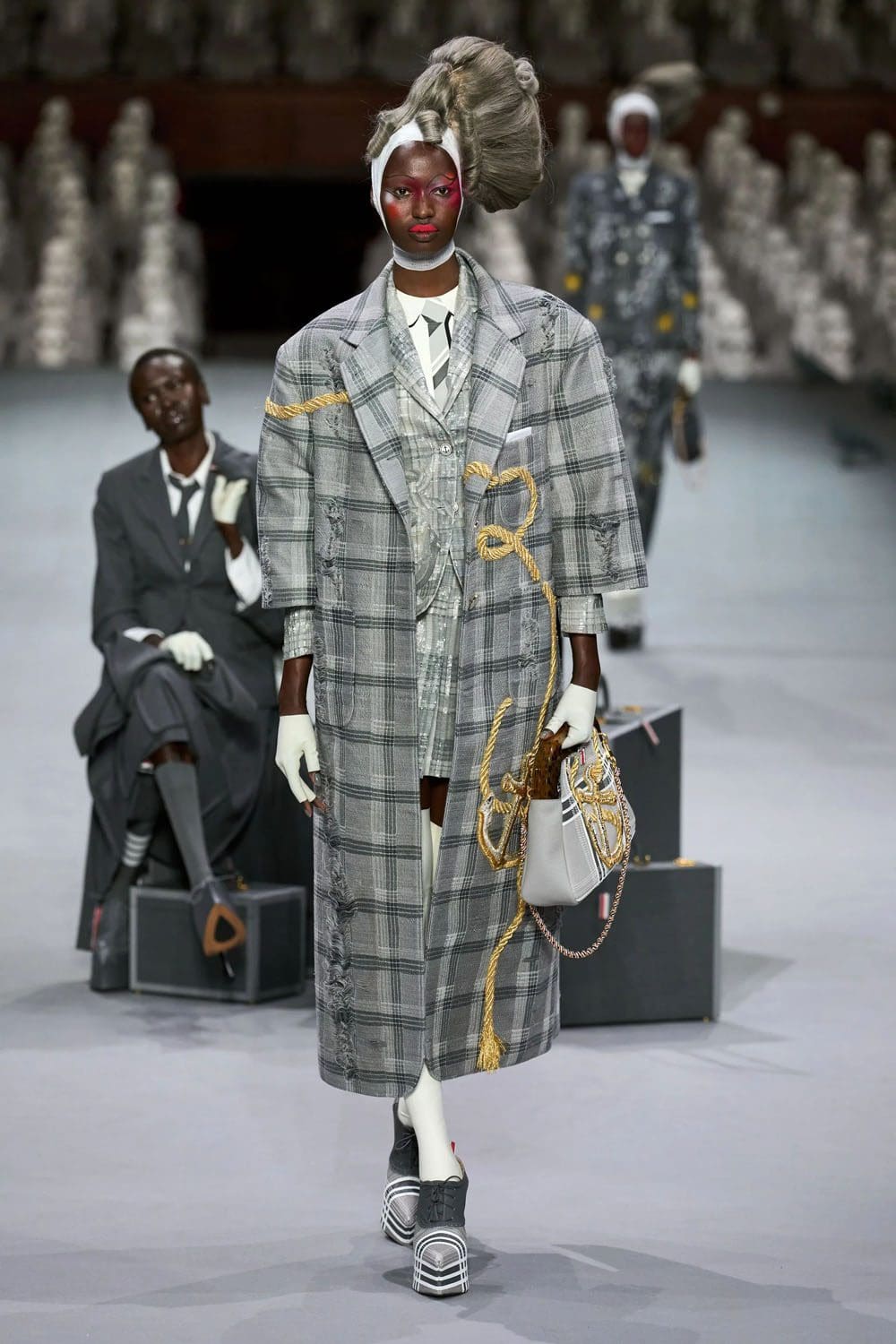 Thom Browne Couture Herbst 2023 2024 Runway Magazin (22)