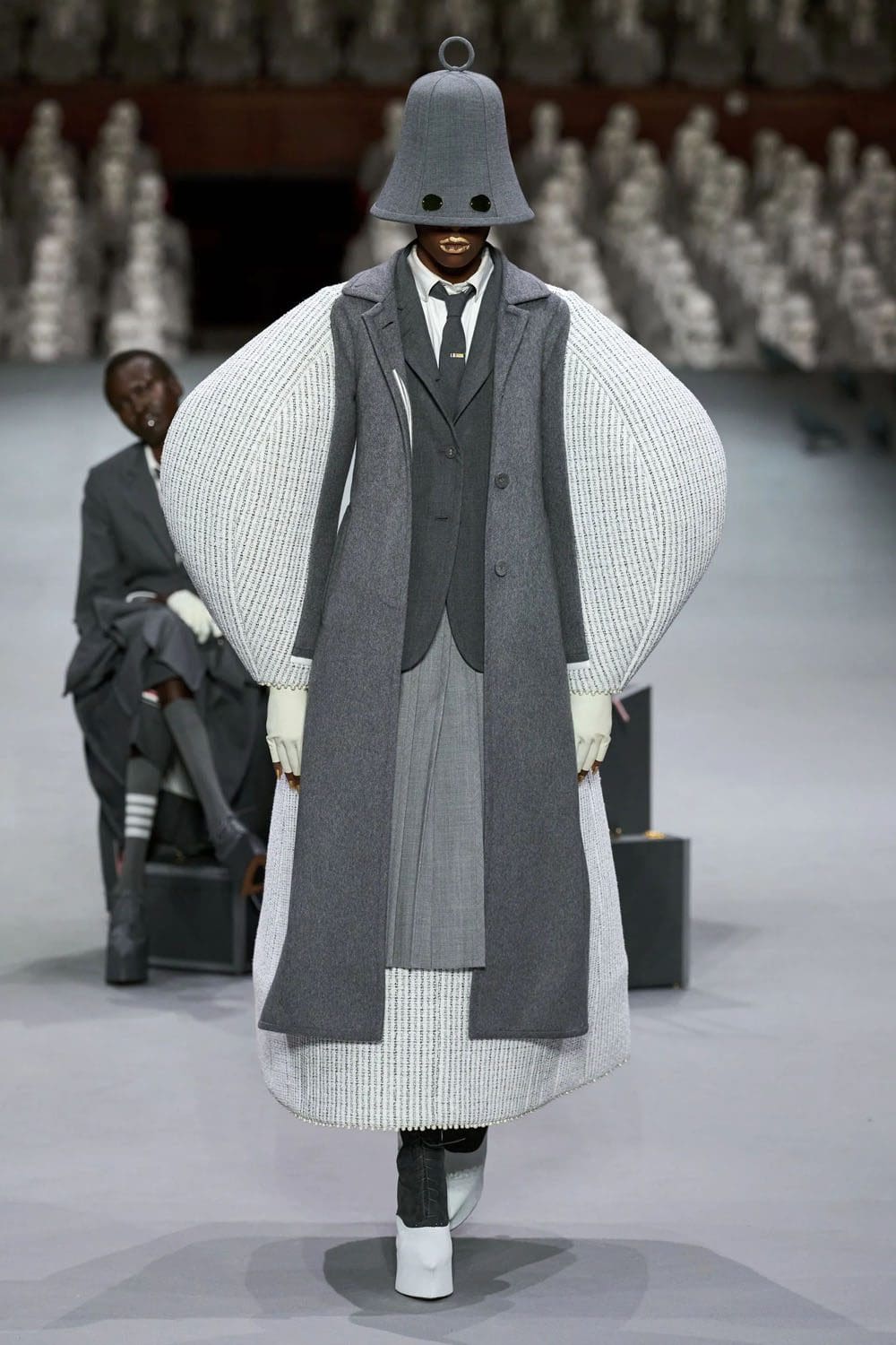 Thom Browne Couture Herbst 2023 2024 Runway Magazin (30)