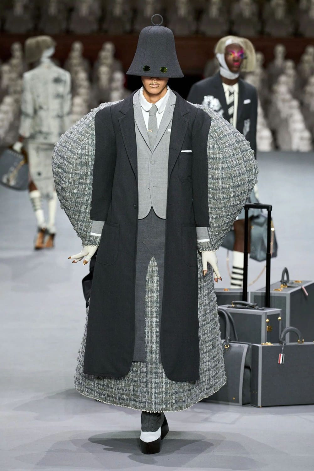Thom Browne Couture Herbst 2023 2024 Runway Magazin (34)