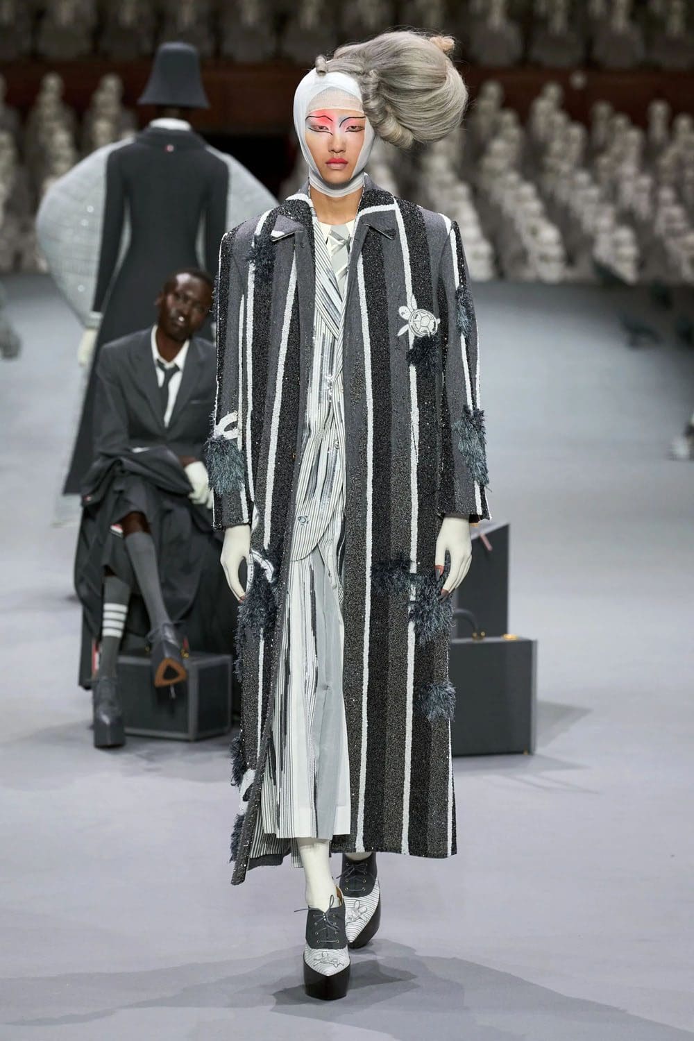 Thom Browne Couture Herbst 2023 2024 Runway Magazin (44)