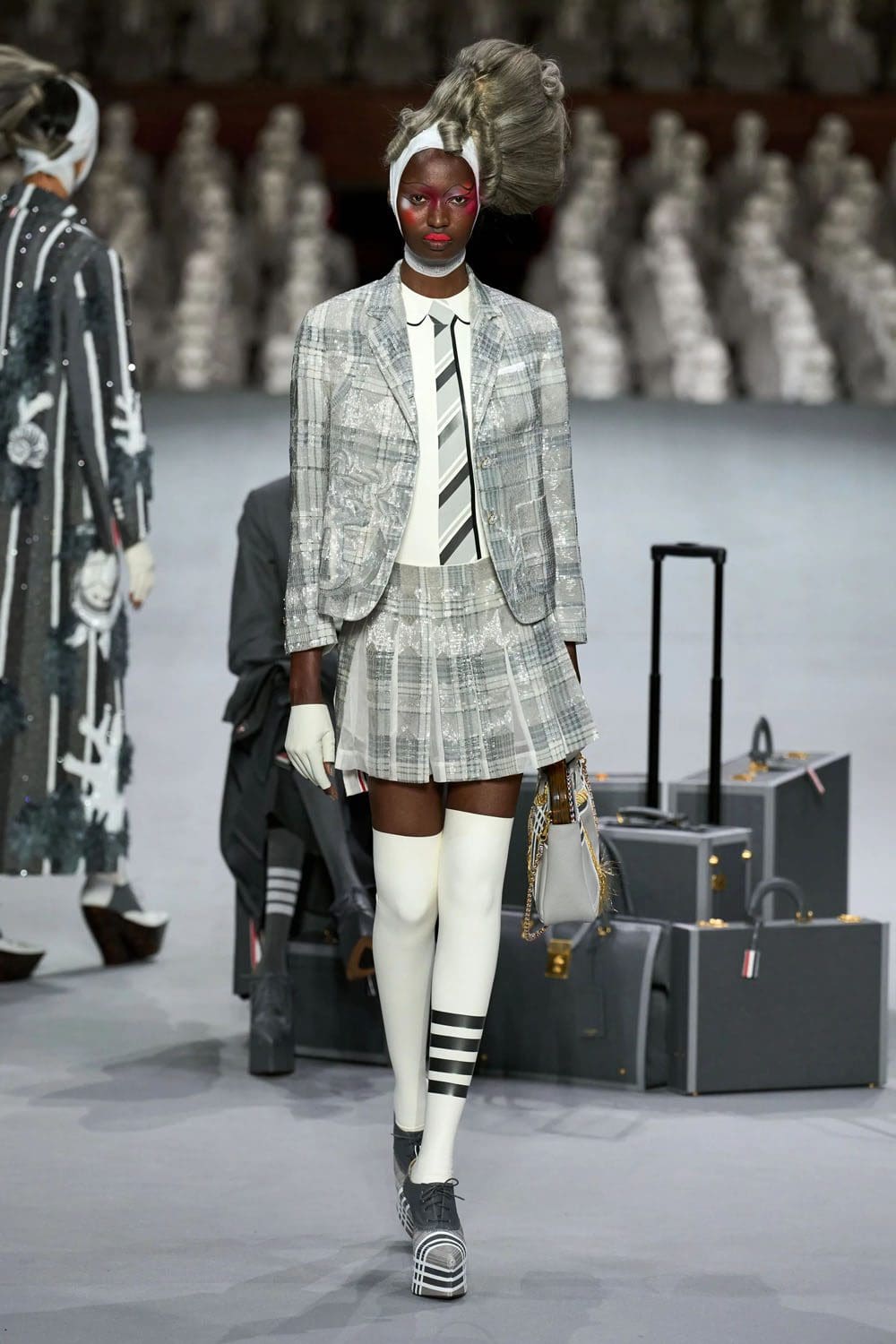 Thom Browne Couture Herbst 2023 2024 Runway Magazin (45)