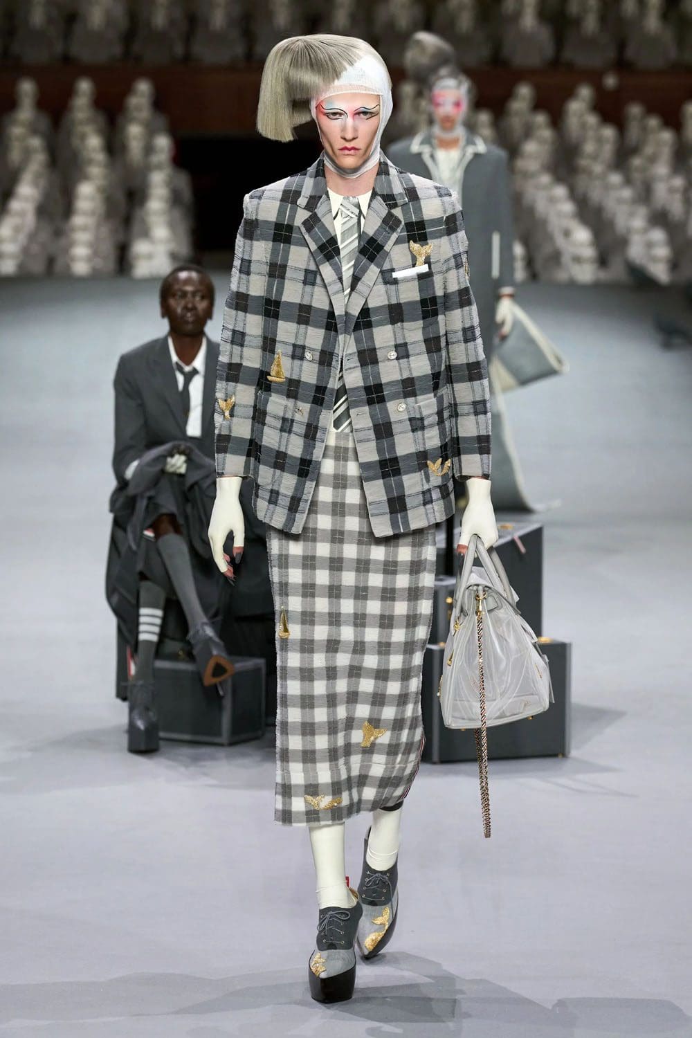 Thom Browne Couture Herbst 2023 2024 Runway Magazin (50)